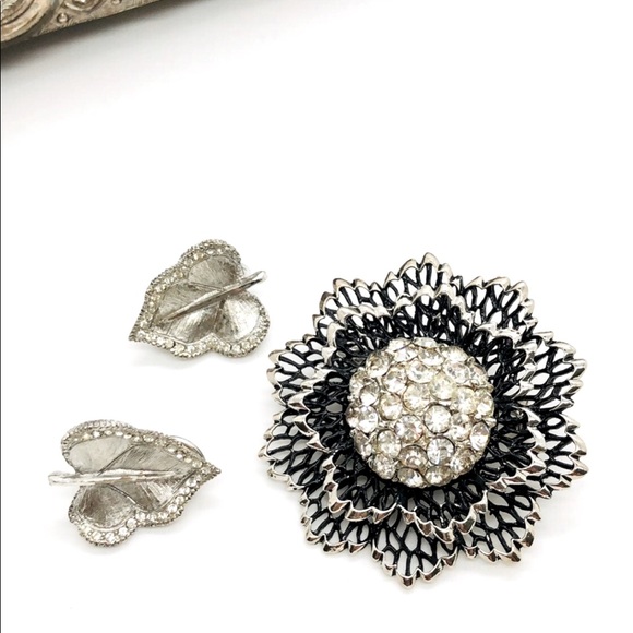 Vintage Rhinestone Brooch & Signed Earrings - Picture 8 of 8